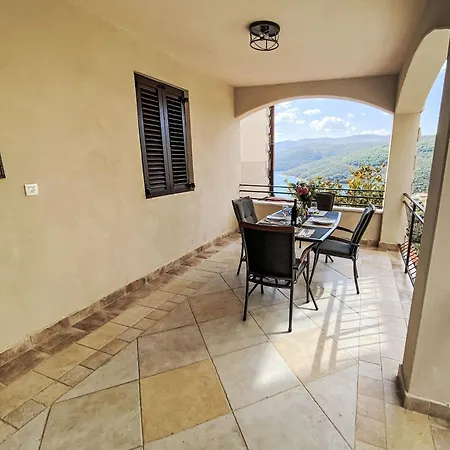 Διαμέρισμα Partial Sea & View By Interhome