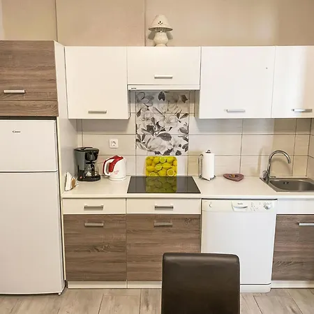 Partial Sea & View By Interhome شقة *